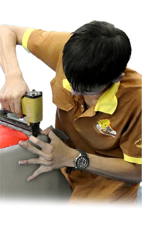 Nhan vien thi cong khu vui choi chuyen nghiep