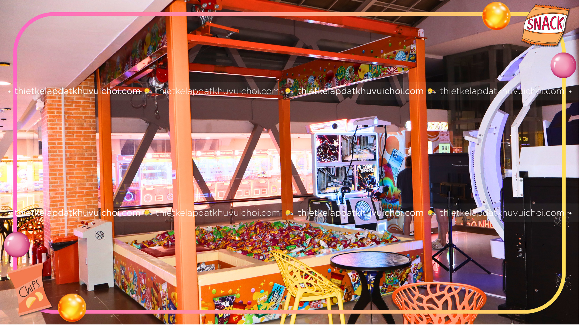 Trò chơi gắp bim bim tại khu vui chơi Phúc Nguyên