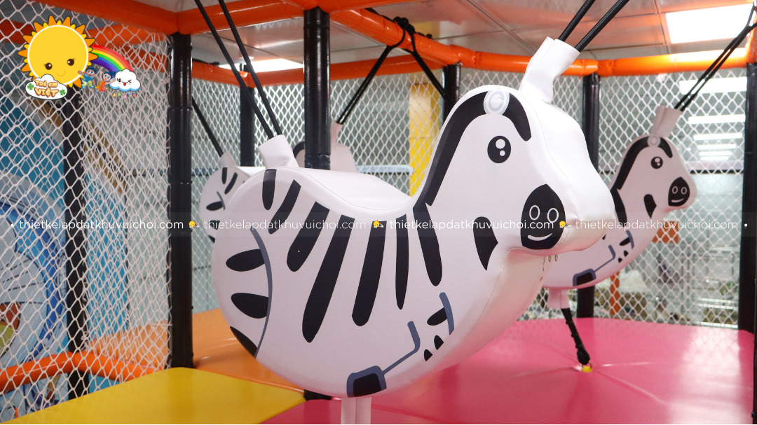 Trò chơi nhún ngựa bên trong nhà liên hoàn