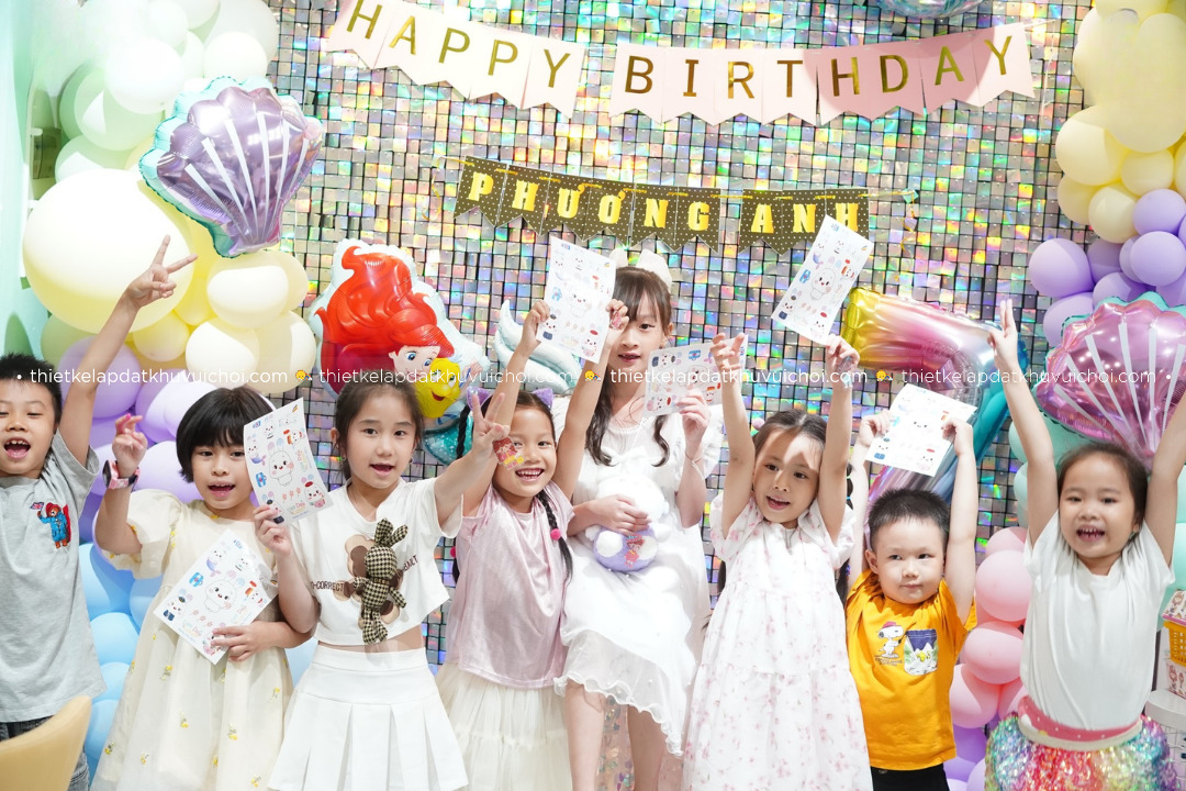 Tổ chức sinh nhật cho bé tại khu vui chơi trẻ em Dee Dee Land Kidsplay Café & Bistro