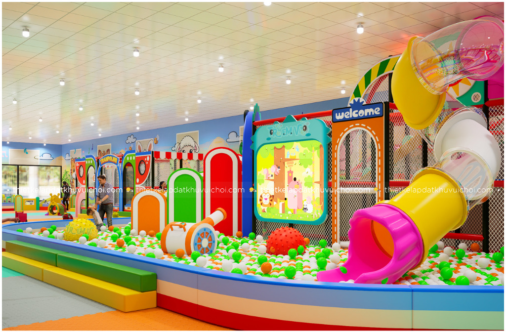 Kết hợp súng bắn bóng cùng màn hình tương tác bóng khu vui chơi