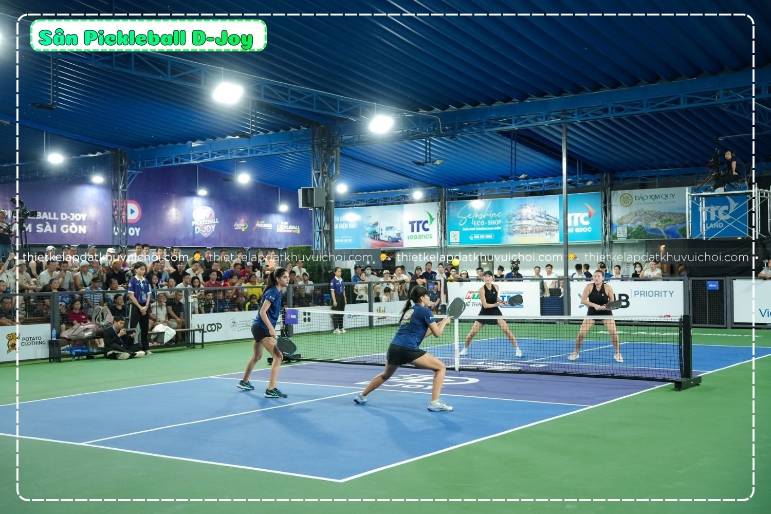 Sân Pickleball D-Joy có bố trí sân rất hợp lý và an toàn