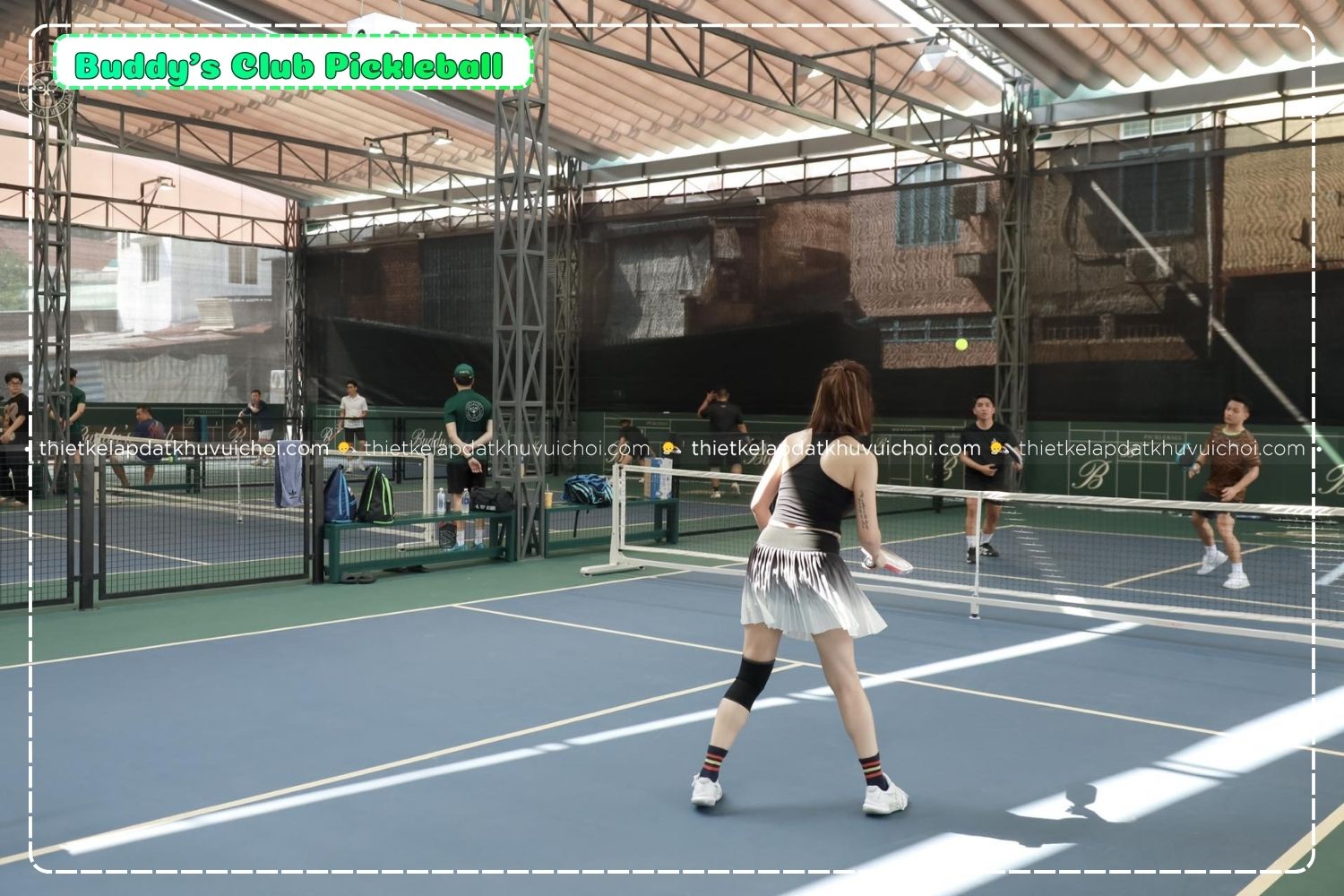 Không khí tại sân Buddy’s Club Pickleball luôn sôi nổi và nhiệt huyết