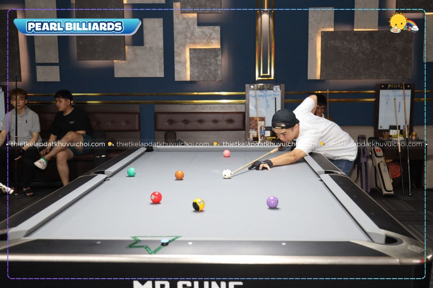 Hình ảnh thực tế không gian thi đấu đẳng cấp tại Pearl Billiards.