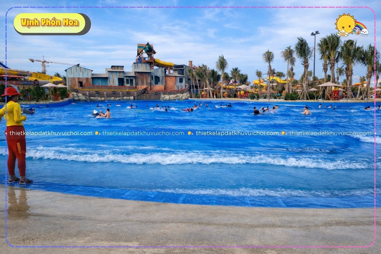 Bể tạo sóng nhân tạo đông đúc khách vui chơi tại Vịnh Phồn Hoa.