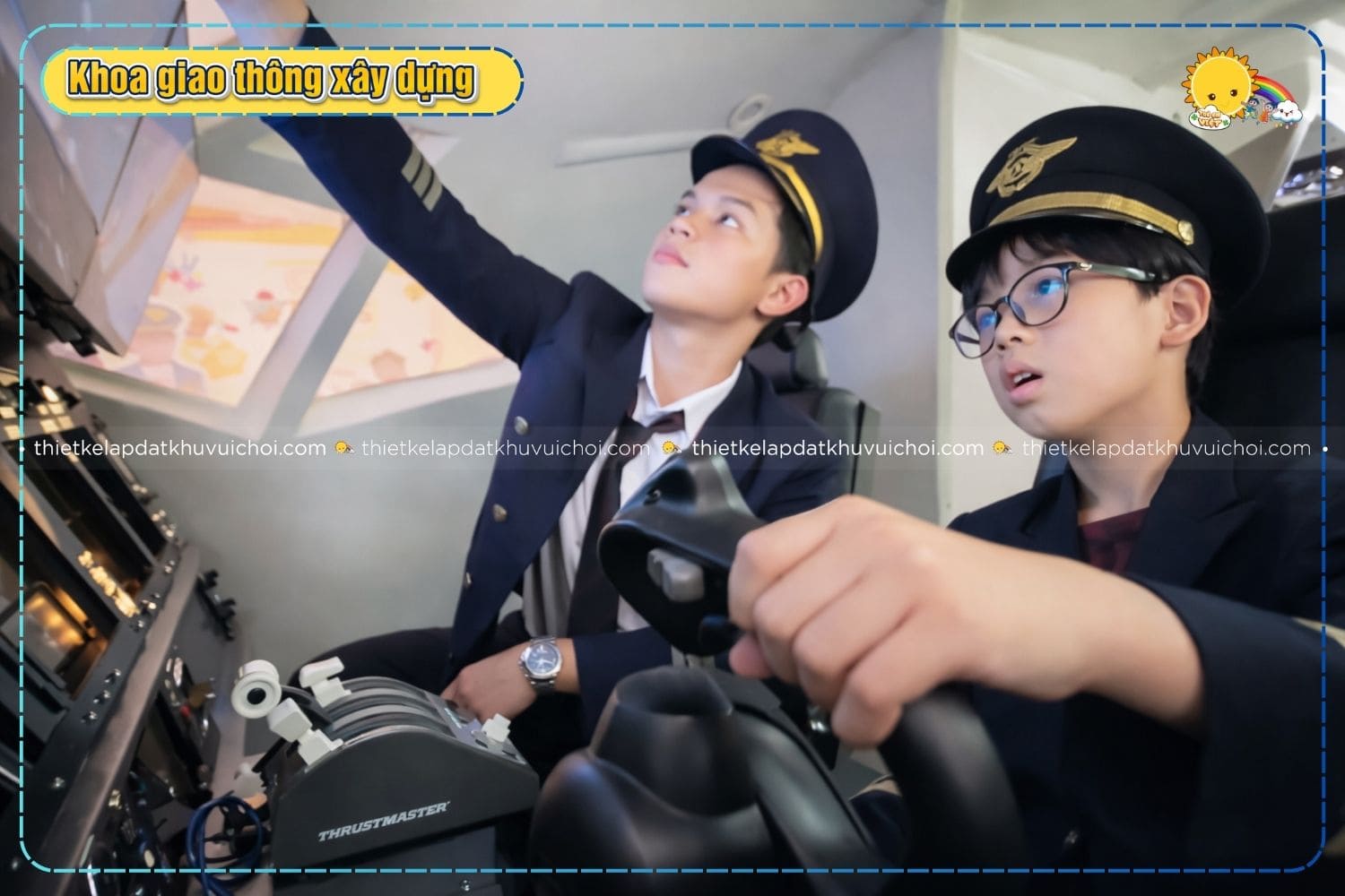 Bé được trải nghiệm lái tàu hỏa ở khu giao thông xây dựng