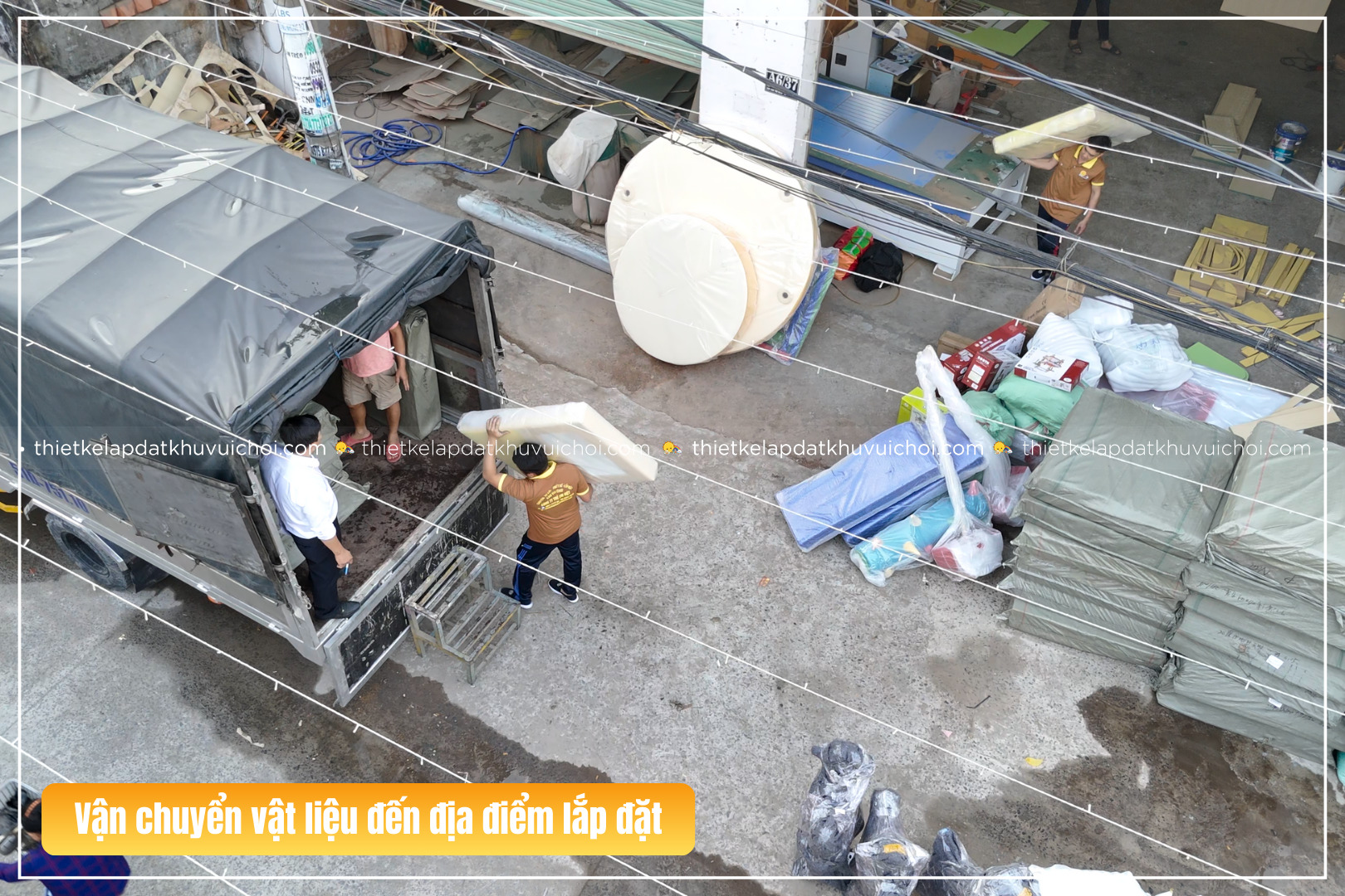 Vận chuyển vật liệu, thiết bị đến địa điểm công trình