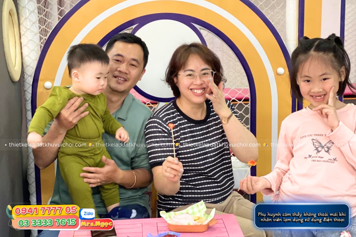Sai lầm 4_ Không kiểm soát việc sử dụng điện thoại trong giờ làm việc.jpg